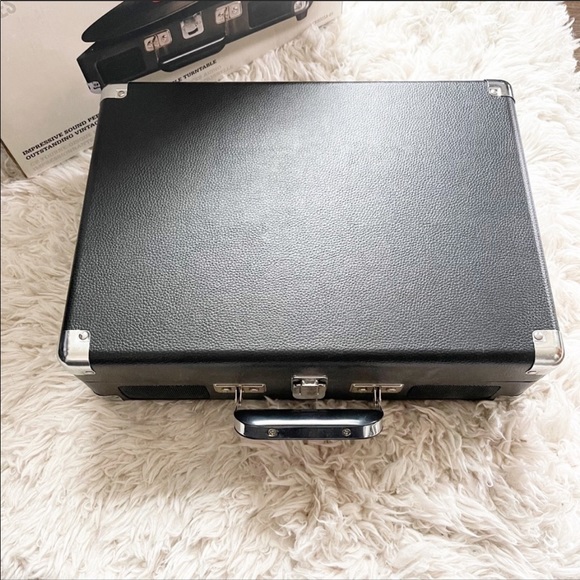 Crosley Cruiser 3-Speed Turntable Record Player - Picture 9 of 10